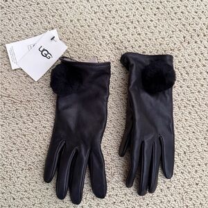 NWT UGG Black Classic Gloves with Fur Accents